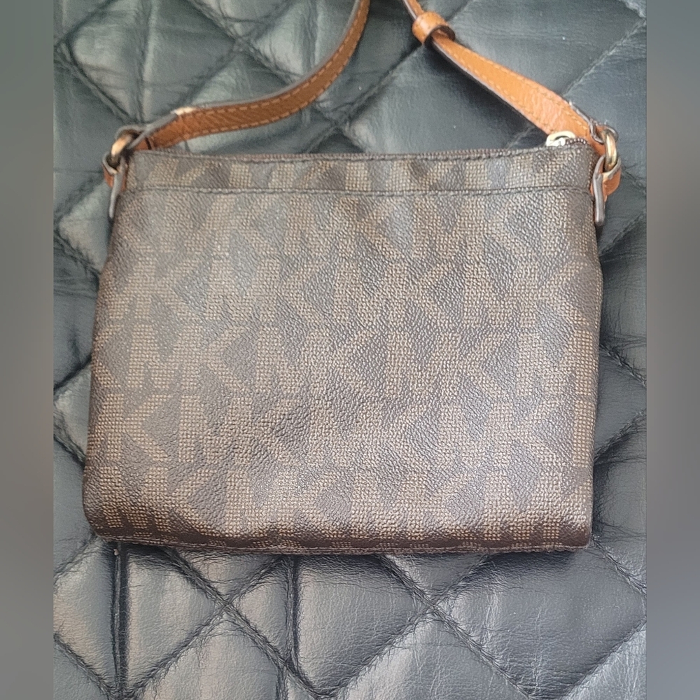 Michael Kors Fulton Crossbody Wallet Purse Dark Brown w/Gold - Picture 3 of 8
